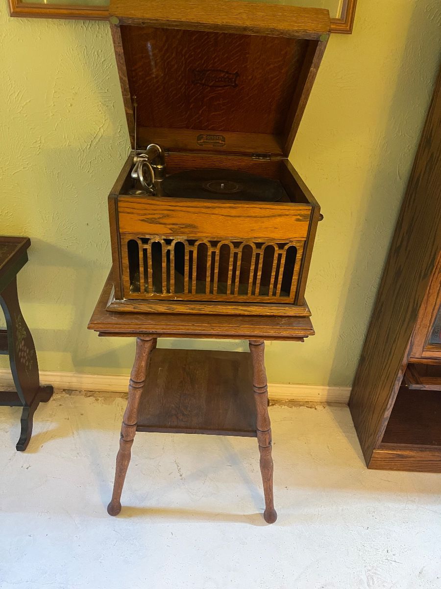Vintage Sonora Phonagraph