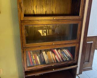Late 20th Century Vintage 4 tier Tiger Oak Wood Barrister Style Bookcase