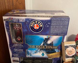 Lionel LionChief Polar Express O-Gauge Ready-to-Run Set with remote control 