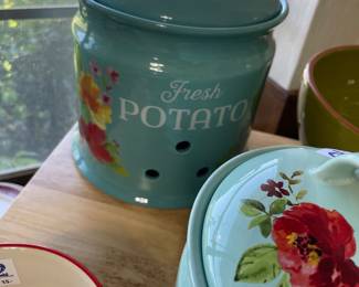 Kitchen Storage 