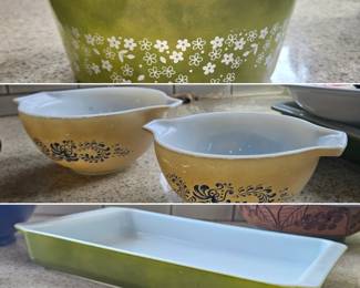 Pyrex vintage baking ware & mixing bowls