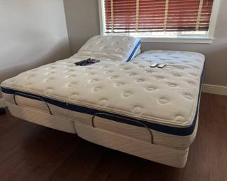 King size Comfortaire adjustable bed