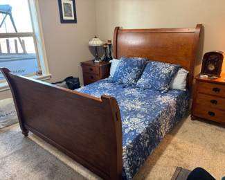 Queen size sleigh bed frame