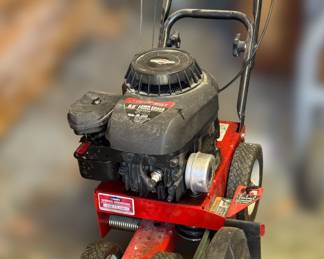 Troy-Bilt 9" lawn edger