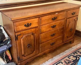 -	1968 Colonial/Early American maple dining room set, stamped OLD AMBER- buffet