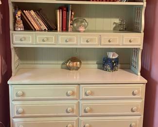 Late 60s–early 70s “Early American / cottage / colonial revival chest of drawers with book hutch 