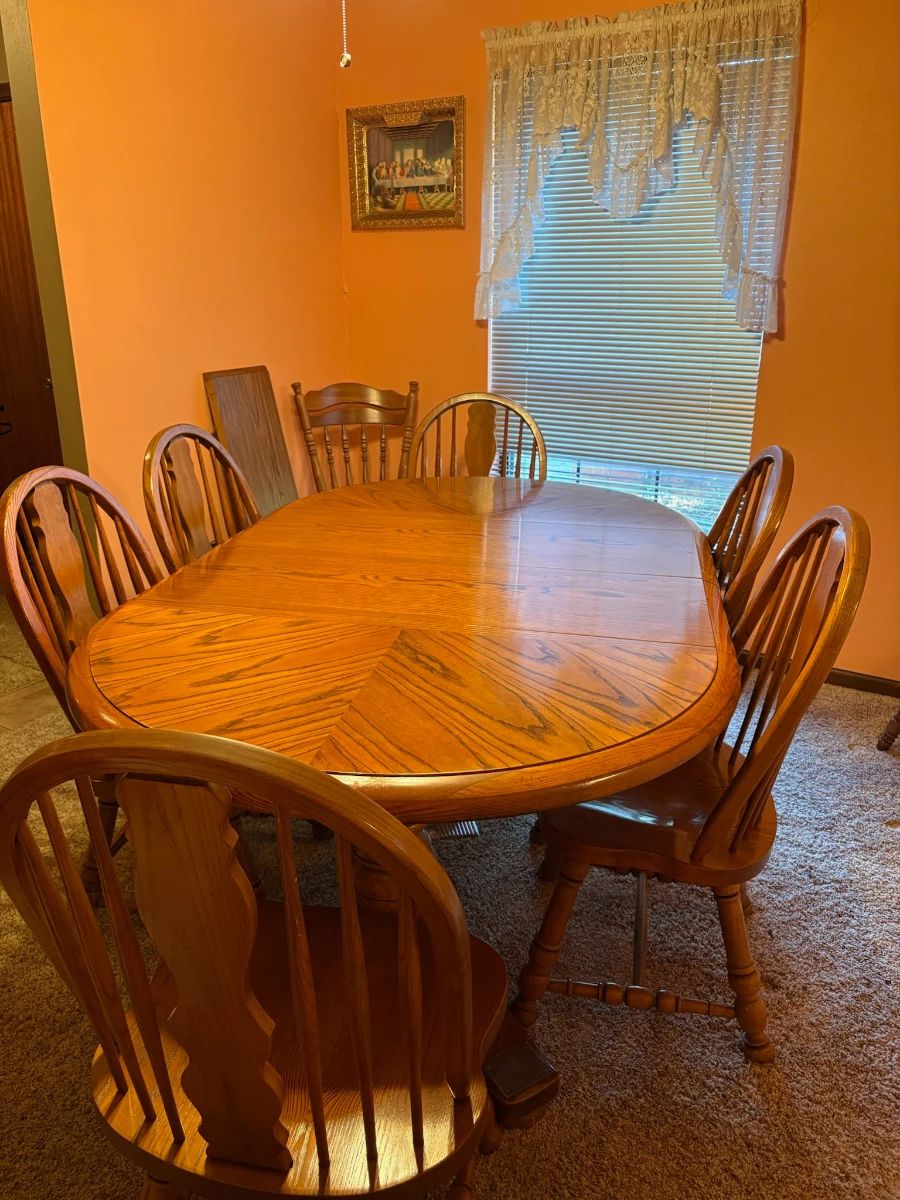 dining room table with 6 chairs and 2 leaves