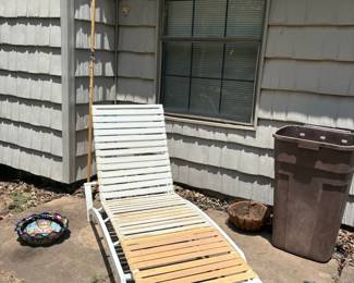 chaise lounge