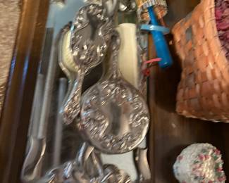 dresser set