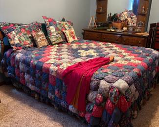queen bed, comforter set, dresser with mirror