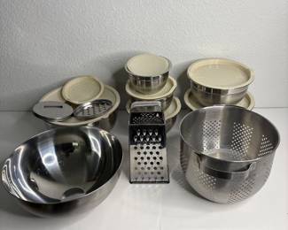 k Stainless Steel Mixing Bowl Set with Lids and Grater Attachments
