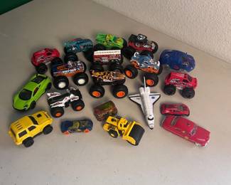 kk Lot of 20 Toy Vehicles Including Monster Trucks, Diecast Cars  Space Shuttle