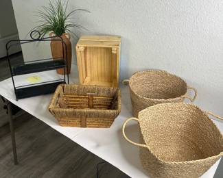 d Set of Natural Woven and Wooden Storage Baskets