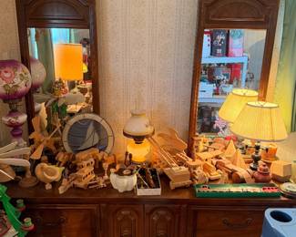 Dresser with removable mirrors