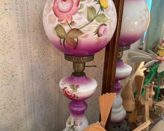 Stunning gone with the wind antique parlor lamp