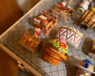 Limoges porcelain trinket box from France