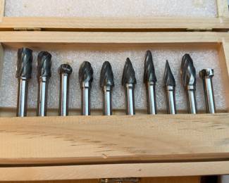 Carbide burr set