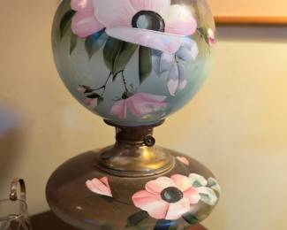 Antique gone with the wind lamp