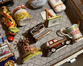 Limoges porcelain trinket box from France