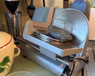Meat slicer