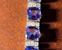 Tanzanite bracelet with diamonds and platinum