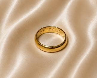 14K yellow gold wedding band