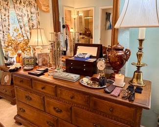 Ethan Allen 9 drawer dresser