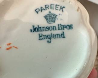 Johnson Bros Pareek Dinnerware Set second image