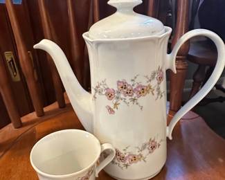 Ilmenau Graf von Henneberg Porcelain Coffee Service