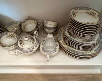 Noritake Rose Garden Pattern China Set