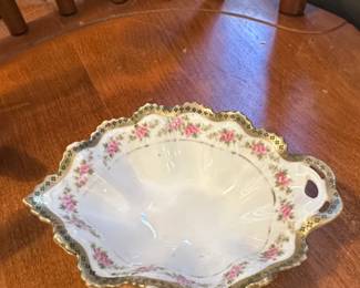 M.Z. Austria Scalloped Bowl