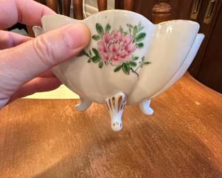 Qing Dynasty Rose Medallion Serving Bowl second image