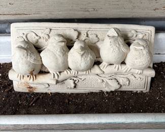 CONCRETE BIRDS PLAQUE