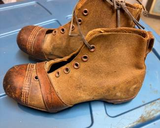 ANTIQUE FOOTBALL / SOCCER LEATHER SHOES