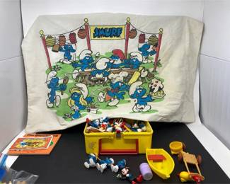 Lot Of Vintage 1980s Smurf Figurines, Book And Pillowcase In Boomer Lunchbox