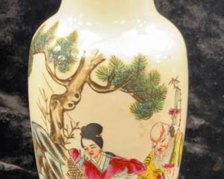Chinese Famille Rose porcelain vase