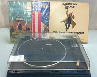 Pioneer PL560 Stereo Turntable And Record Trio
