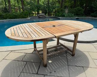 Country Casual Teak Outdoor Dining/Patio Table (54"/77"L x 43"W x 29-1/2"H)
