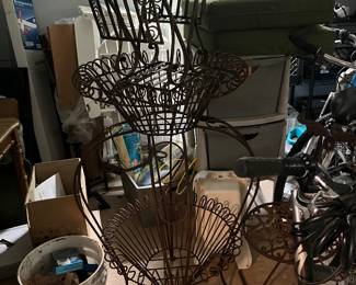 metal garden accents
