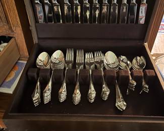 Oneida Community silverplate flatware "Belcourt"