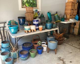 So many great planters & pots