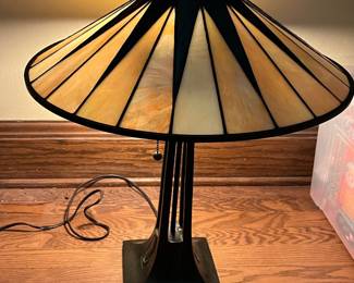 arts & crafts style table lamp