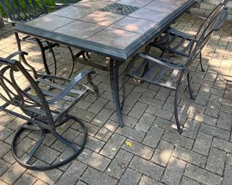 Patio table + 6 chairs