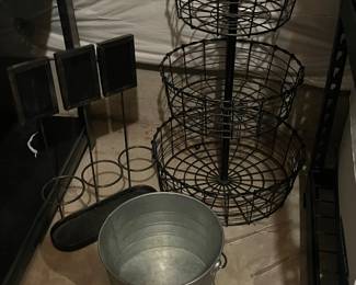 wire serving & display pieces
