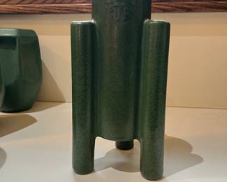 Weller pottery matte green vase