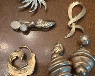 293 vintagesignedcostumejewelrylottrifa