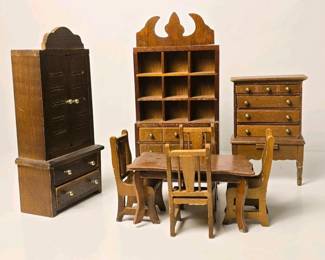 166 112scaletraditionalwoodendollhouse