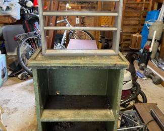 225 vintagewoodenutilityshelfandgreenc