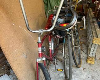 238 vintagewheelermusclebikewithredban