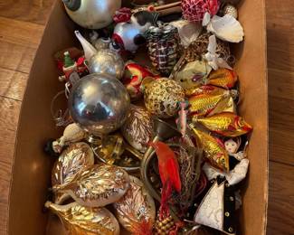 097 mixedchristmasornamentlot